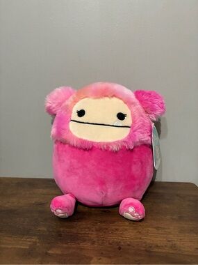 BNWT Hailey 8” Squishmallow